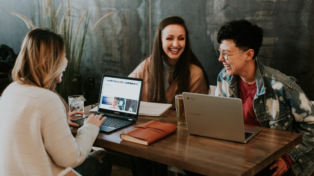 Oro Valley business owners connecting through the Club